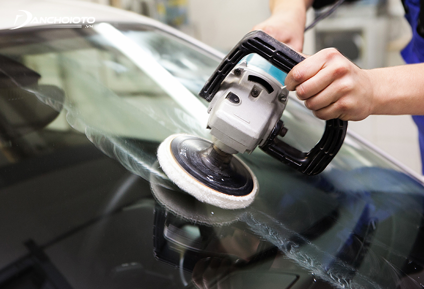 cách xử lý kính ô tô bị trầy